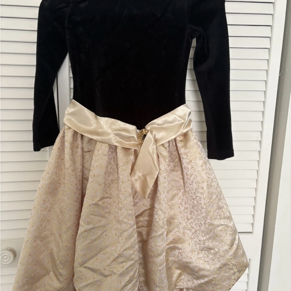 AMERICAN GIRL Midnight Holly Dress - Black Velvet & Metallic Gold - Size 8